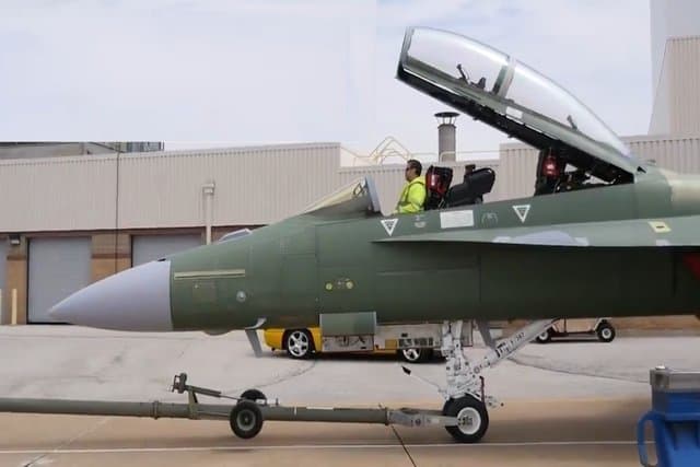 Boeing giới thiệu phiên bản mới của máy bay chiến đấu “Siêu ong bắp cày”