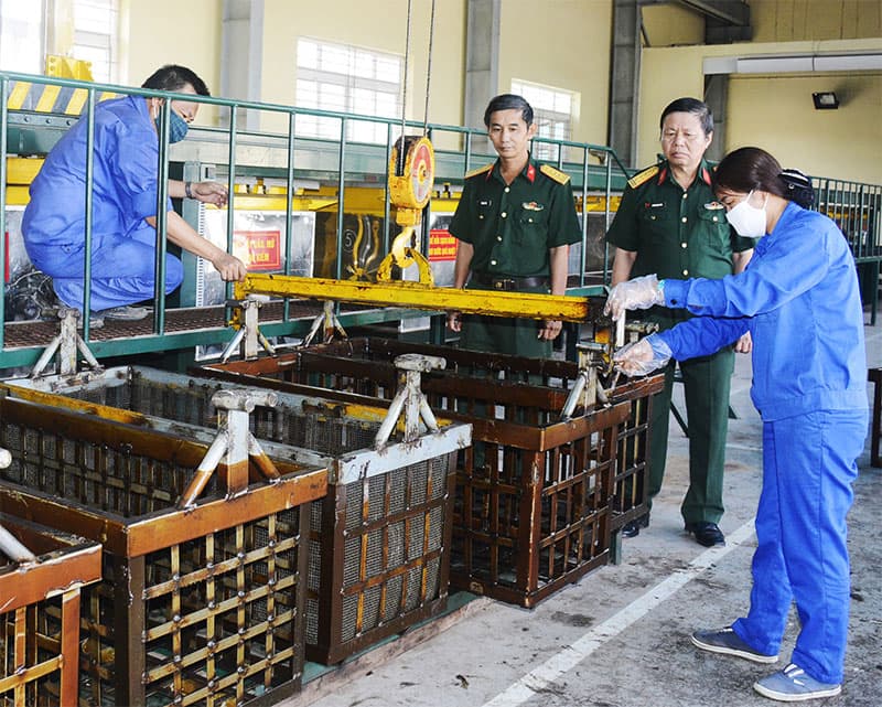 Chủ động sáng tạo, vượt khó, làm chủ vũ khí trang bị kỹ thuật