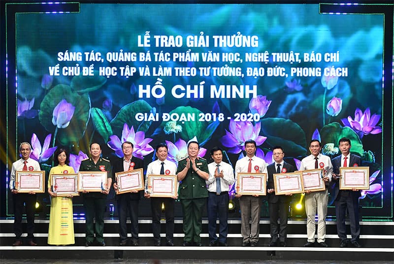 Lan tỏa tình cảm, trách nhiệm và quyết tâm noi theo gương Bác