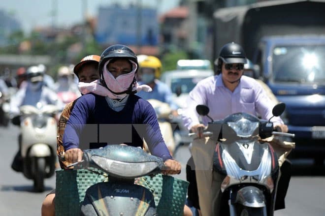 Ngày nắng nóng, chiều tối và đêm có mưa dông