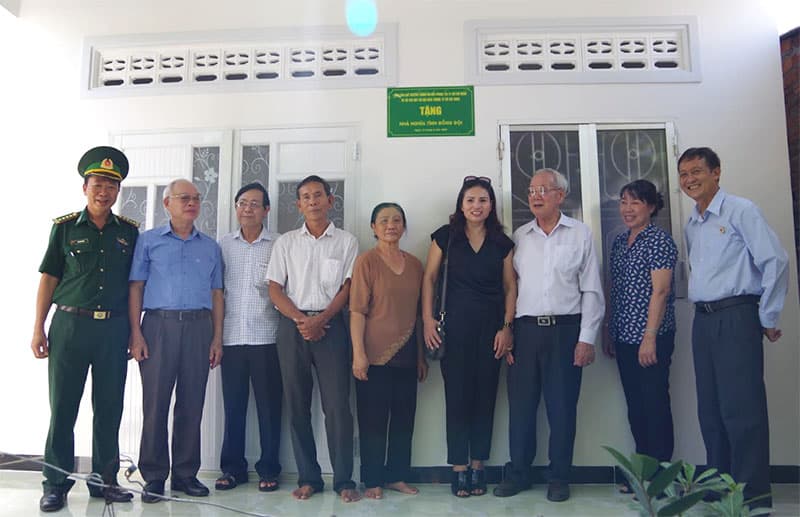 Bàn giao “Nhà nghĩa tình đồng đội” tặng cựu chiến binh có hoàn cảnh khó khăn