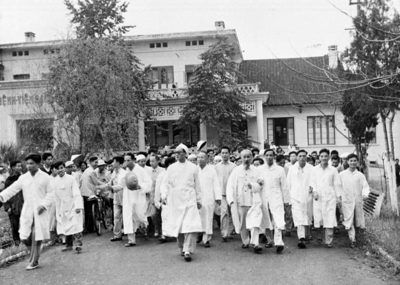 Tình cảm của Bác Hồ đối với ngành Y tế