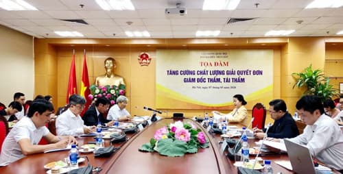 Nước đến chân...