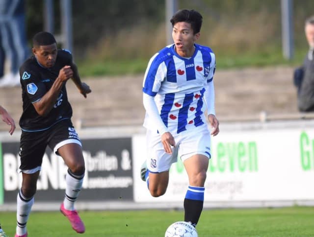 Vì sao Heerenveen cần Văn Hậu?