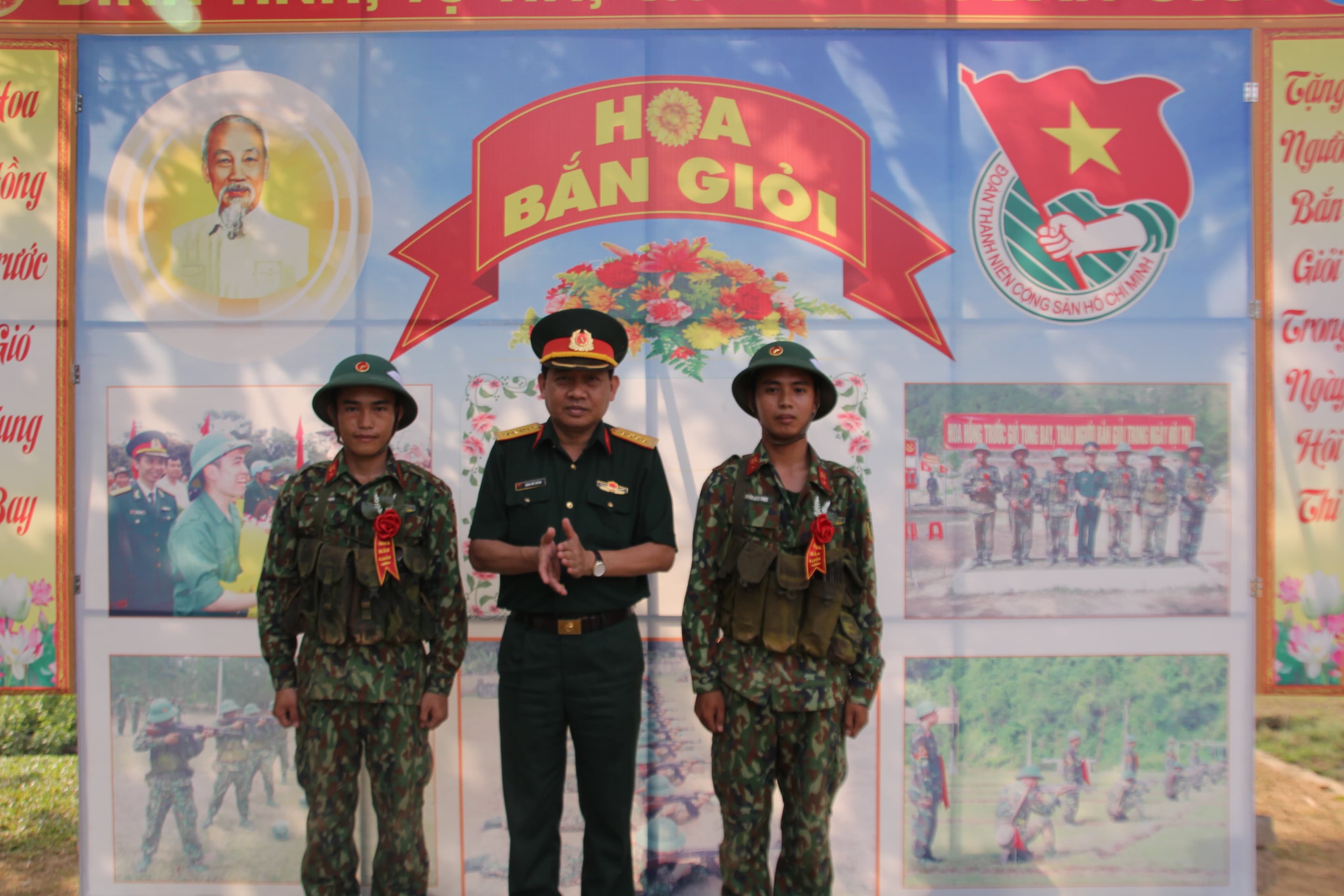 Chiến sĩ “ba giỏi”
