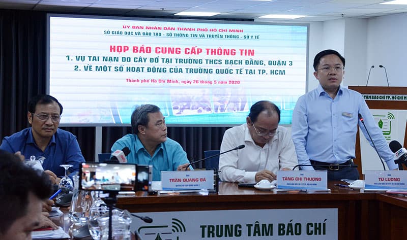 Họp báo vụ tai nạn đổ cây tại trường THCS Bạch Đằng