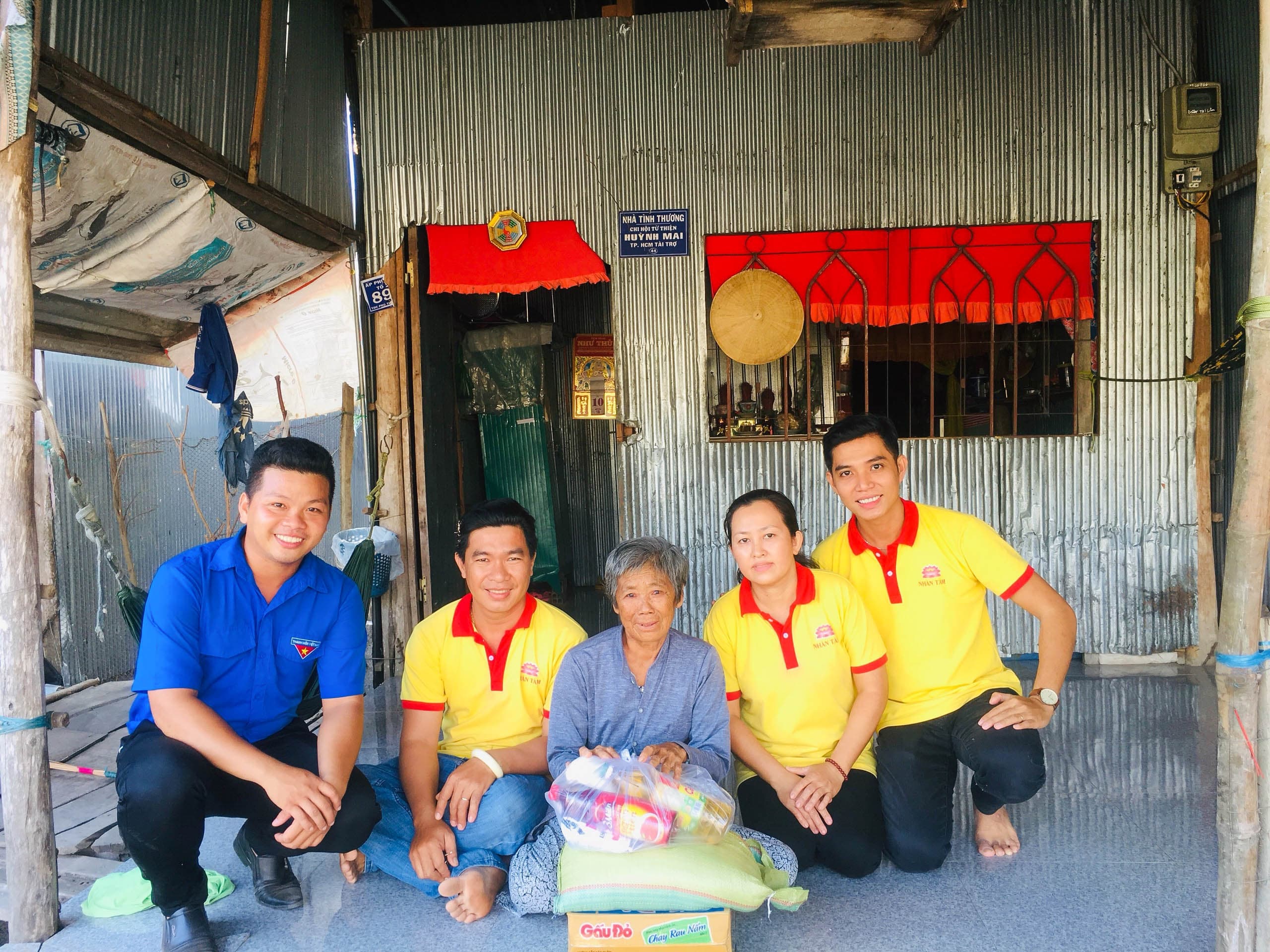 “Hiệp sĩ” Huỳnh Chí Trung và câu chuyện giúp người nghèo