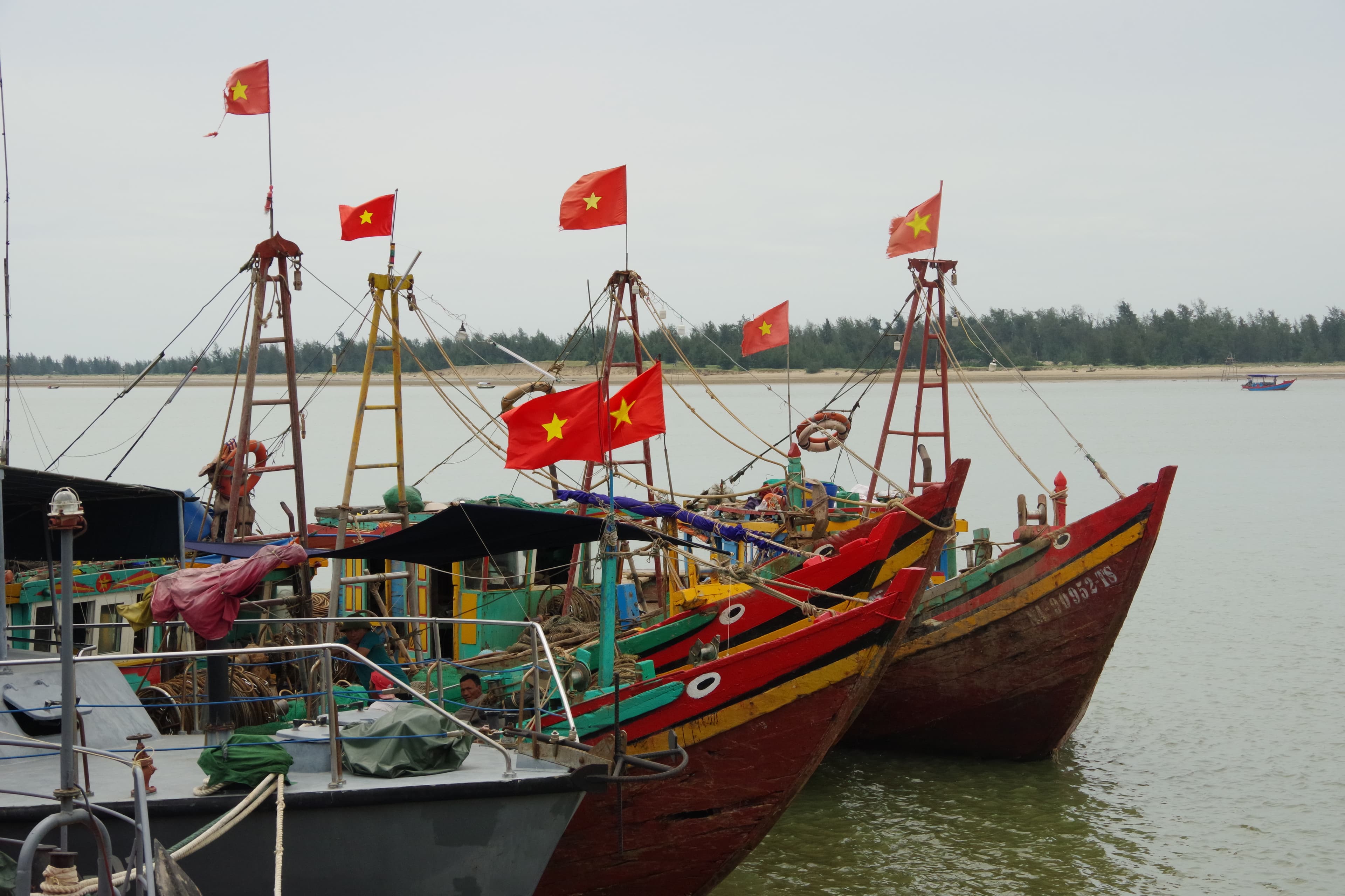 Bài 3: Khai thác hải sản có trách nhiệm