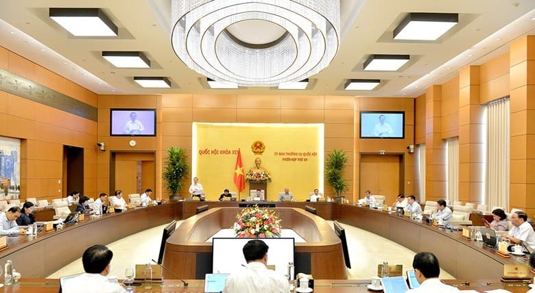 Công bố nghị quyết về nhân sự và điều chỉnh chương trình xây dựng luật, pháp lệnh