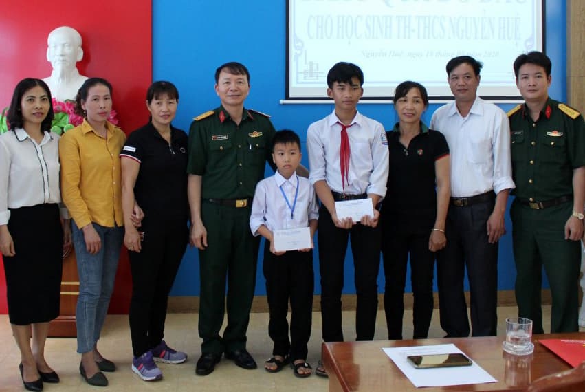 Thêm động lực để Trần Thiên Lý vượt khó đến trường
