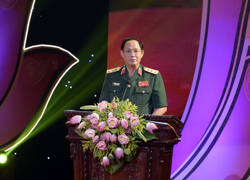 Nhân lên những điển hình tiên tiến trong sự nghiệp xây dựng và bảo vệ Tổ quốc(*)