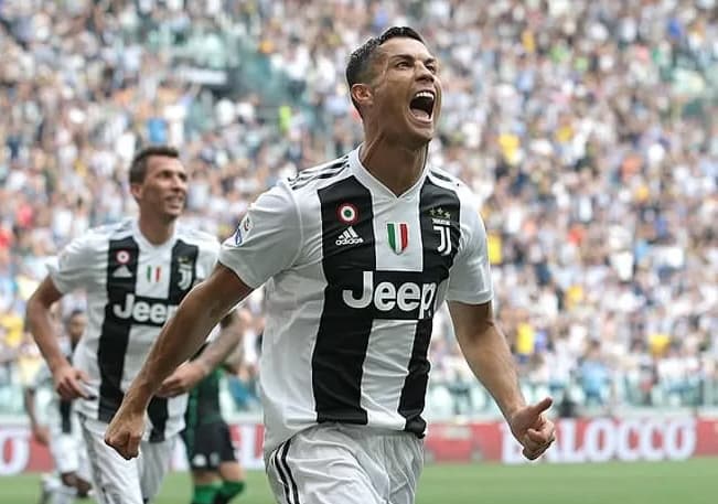 Ronaldo là “cỗ máy kiếm tiền” trong làng bóng đá