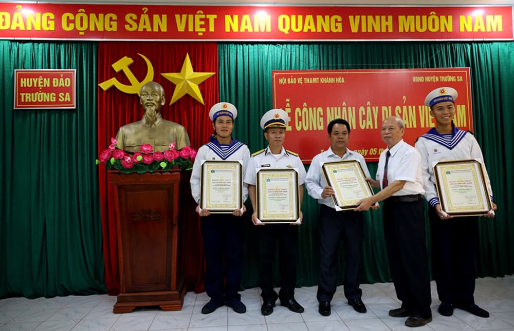 Trao bằng công nhận 4 cây di sản tại huyện đảo Trường Sa