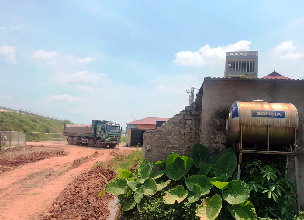 Tháo gỡ vướng mắc mặt bằng trên đường gom cao tốc Bắc Giang-Lạng Sơn