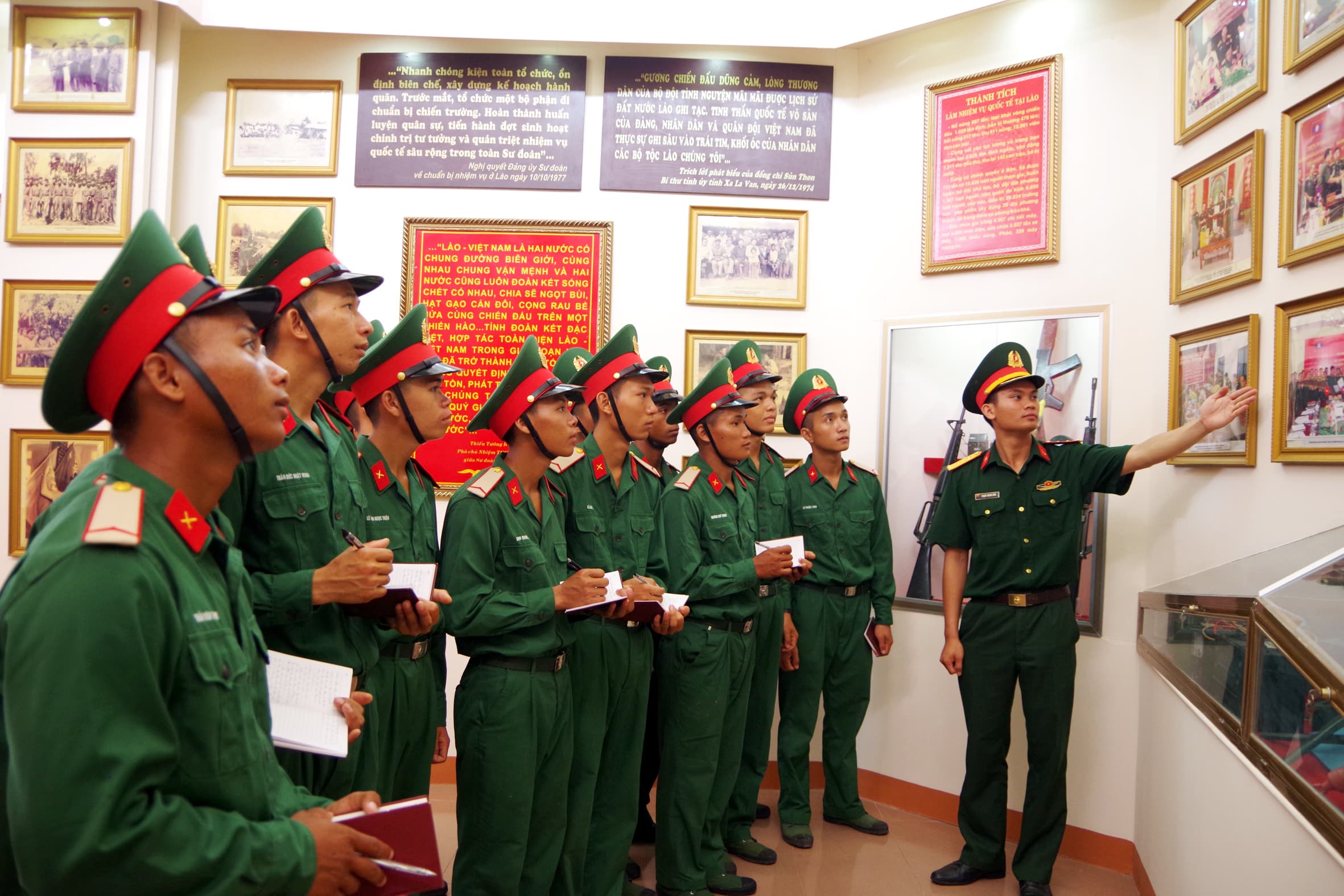 Bồi đắp niềm tự hào về truyền thống đơn vị