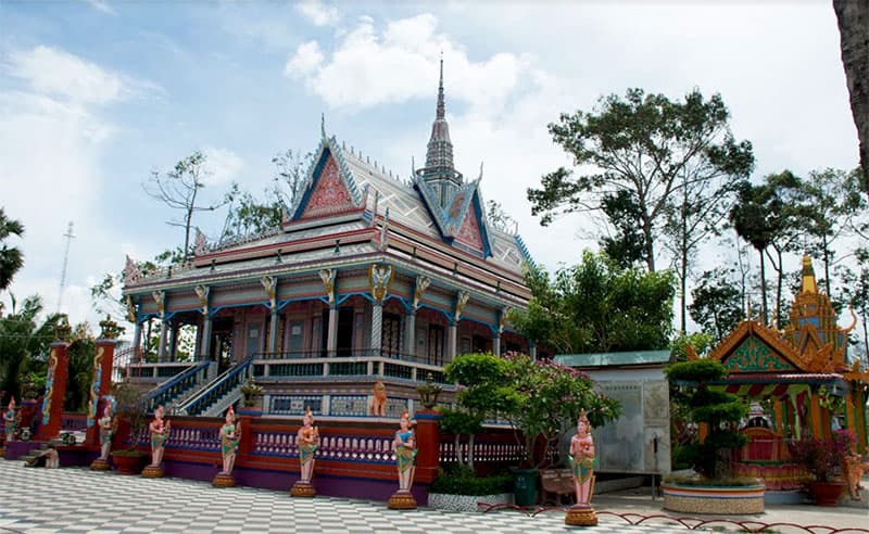 Chùa Sà Lôn – nét kiến trúc độc đáo ở miền Tây Nam Bộ