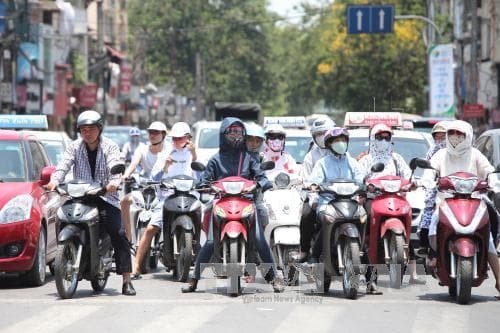 Bắc Bộ và Trung Bộ tiếp tục nắng nóng gay gắt