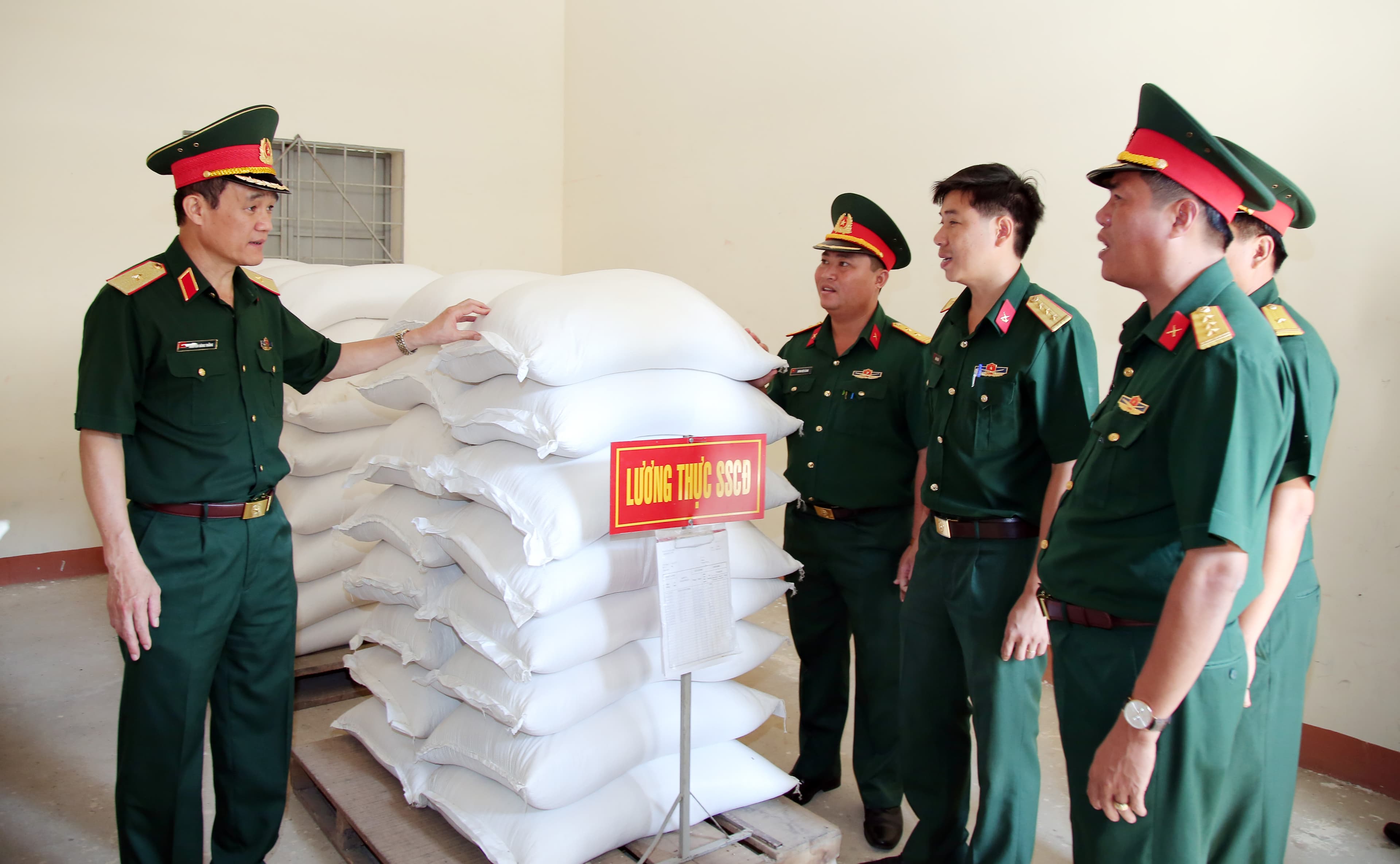 Nắm chắc tình hình, làm tốt công tác tham mưu hậu cần chiến lược
