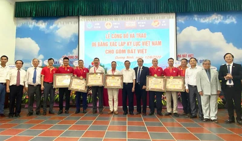 Gốm Đất Việt xác lập 6 kỷ lục Việt Nam