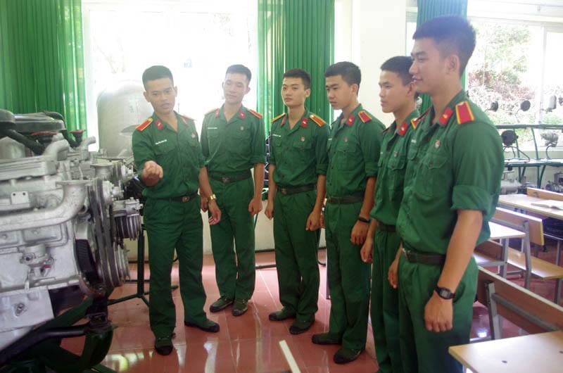 Noi gương Bác, học tập suốt đời
