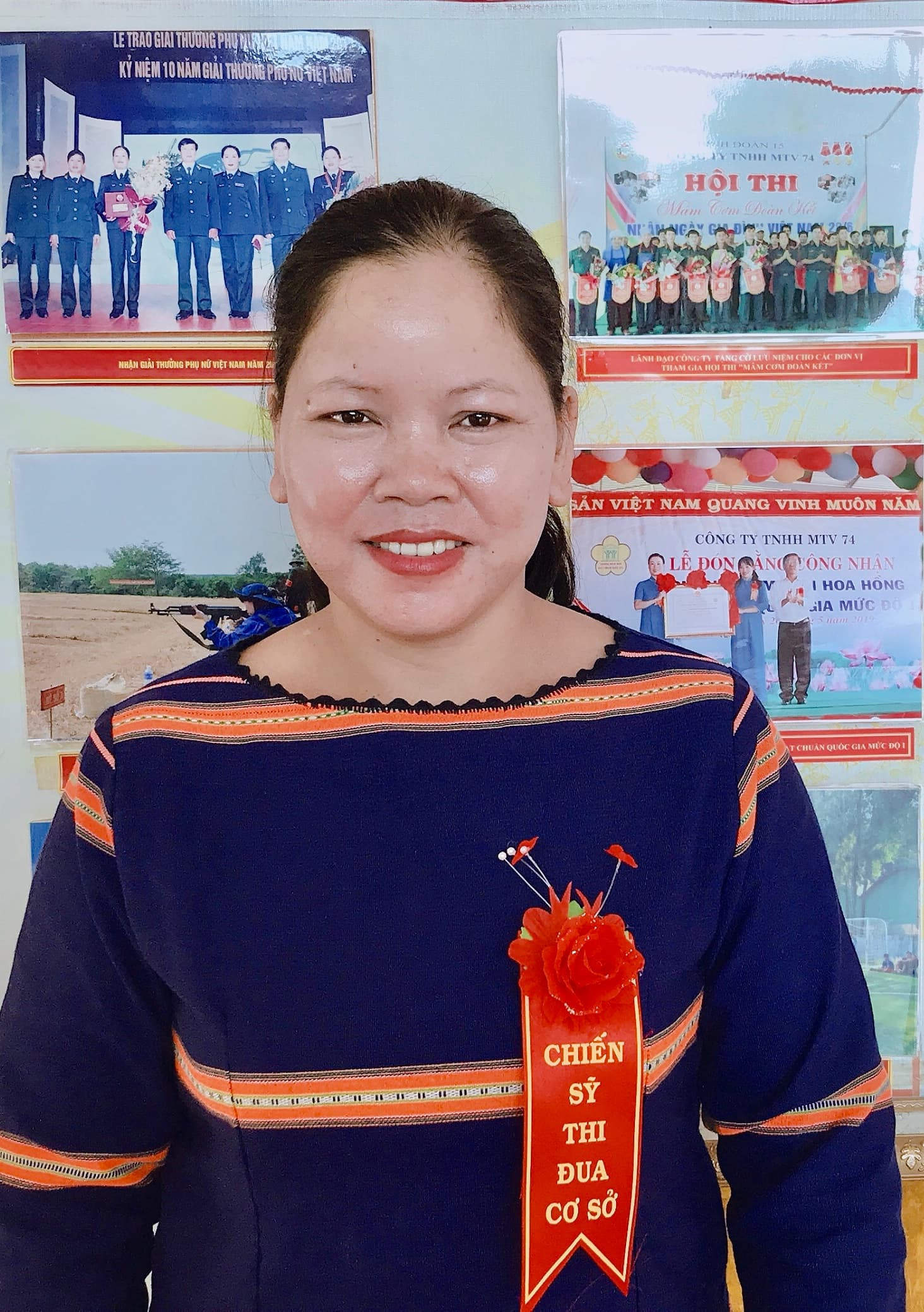 Nữ công nhân tiêu biểu, xuất sắc