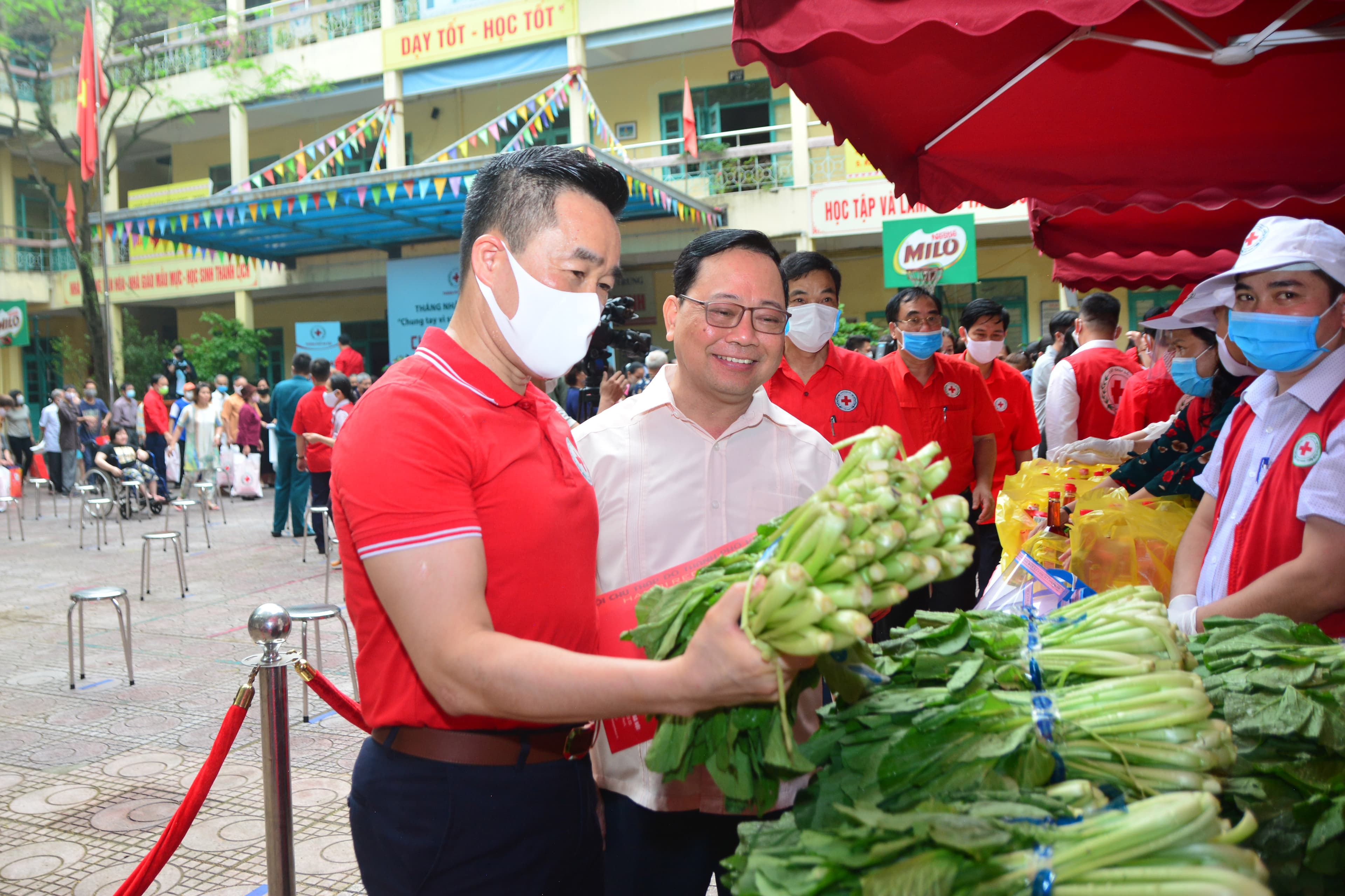 350 phiên Chợ Nhân đạo được tổ chức trong Tháng Nhân đạo 2020