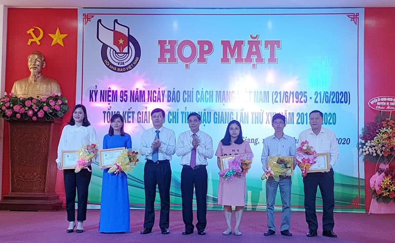 Trao giải báo chí tỉnh Hậu Giang lần thứ XVI