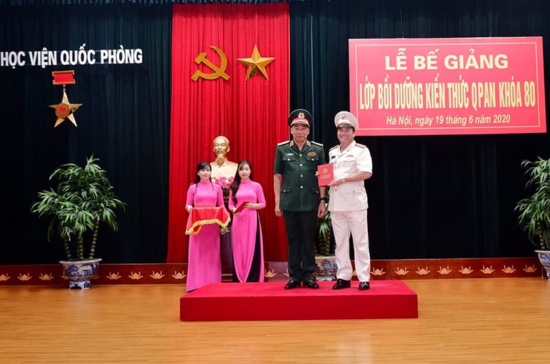 Học viện Quốc phòng bế giảng Lớp bồi dưỡng kiến thức quốc phòng an ninh khóa 80