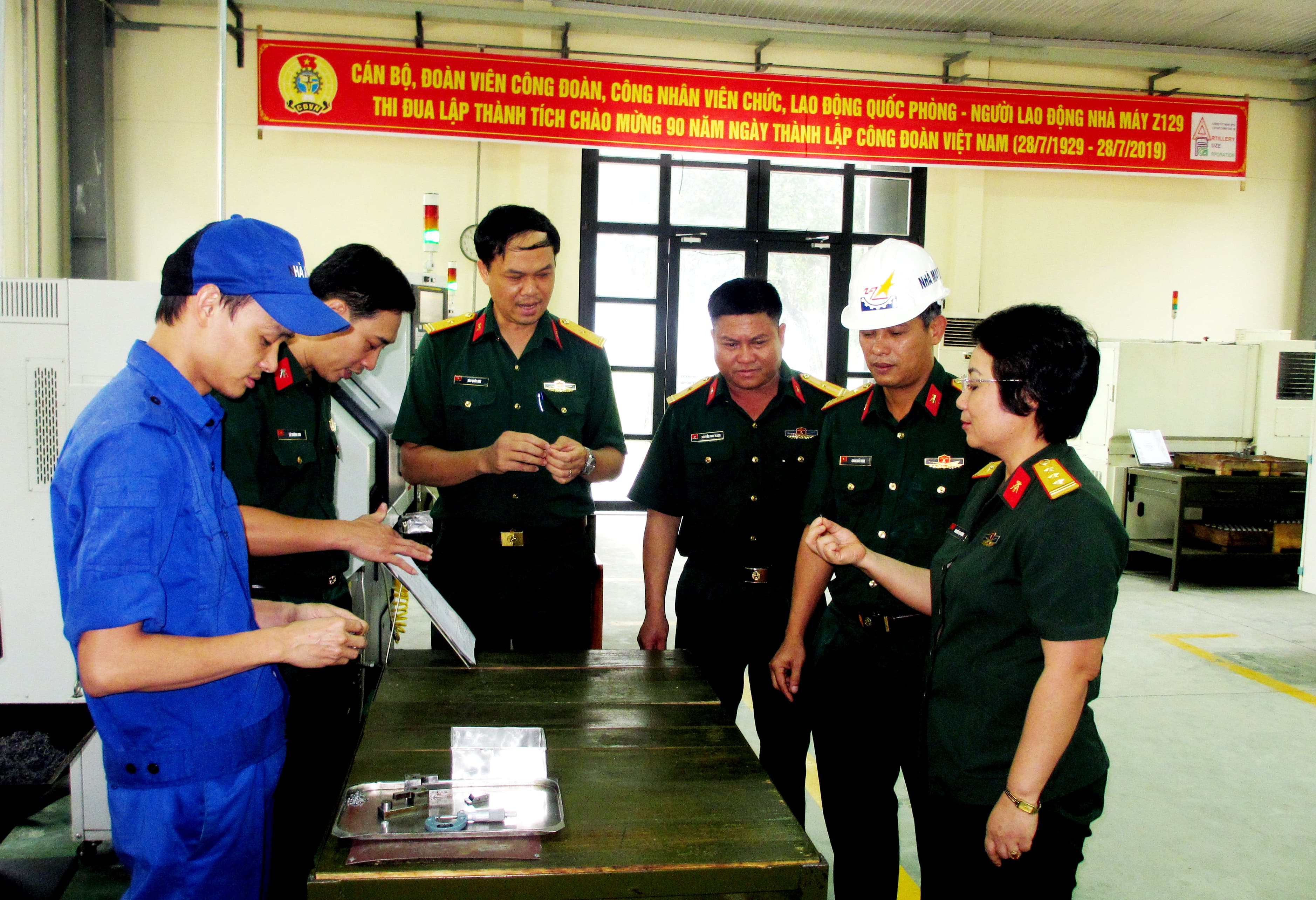 Say công việc, nỗ lực vượt lên chính mình