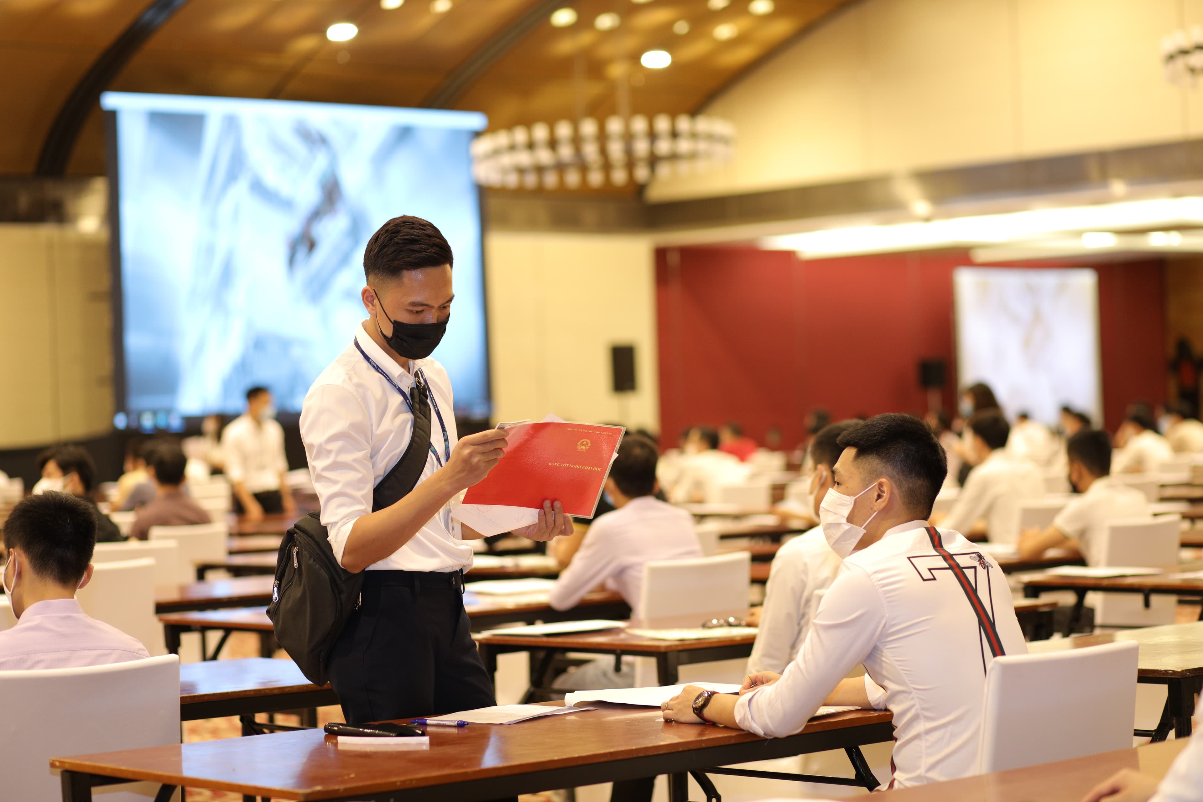 Hơn 2.000 cử nhân tham dự kỳ thi tuyển dụng vào Samsung