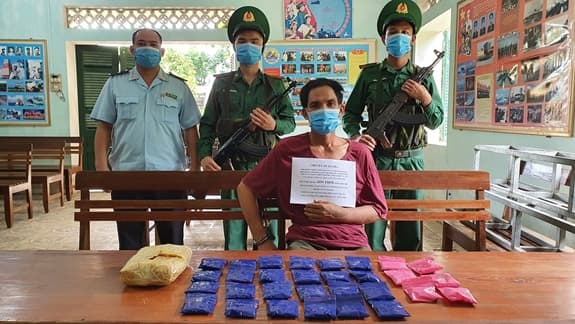 Bộ đội Biên phòng Sơn La: Bắt đối tượng vận chuyển trái phép 6.000 viên ma túy tổng hợp