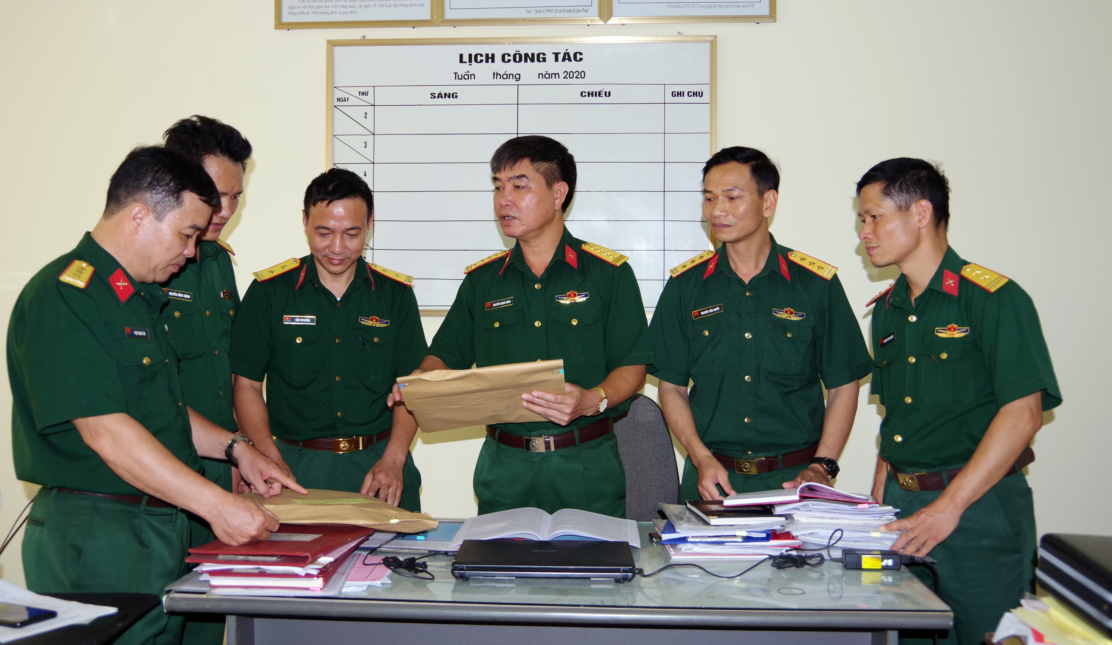 Phát huy vai trò lãnh đạo, chỉ đạo trong thực hiện nhiệm vụ quân sự, quốc phòng