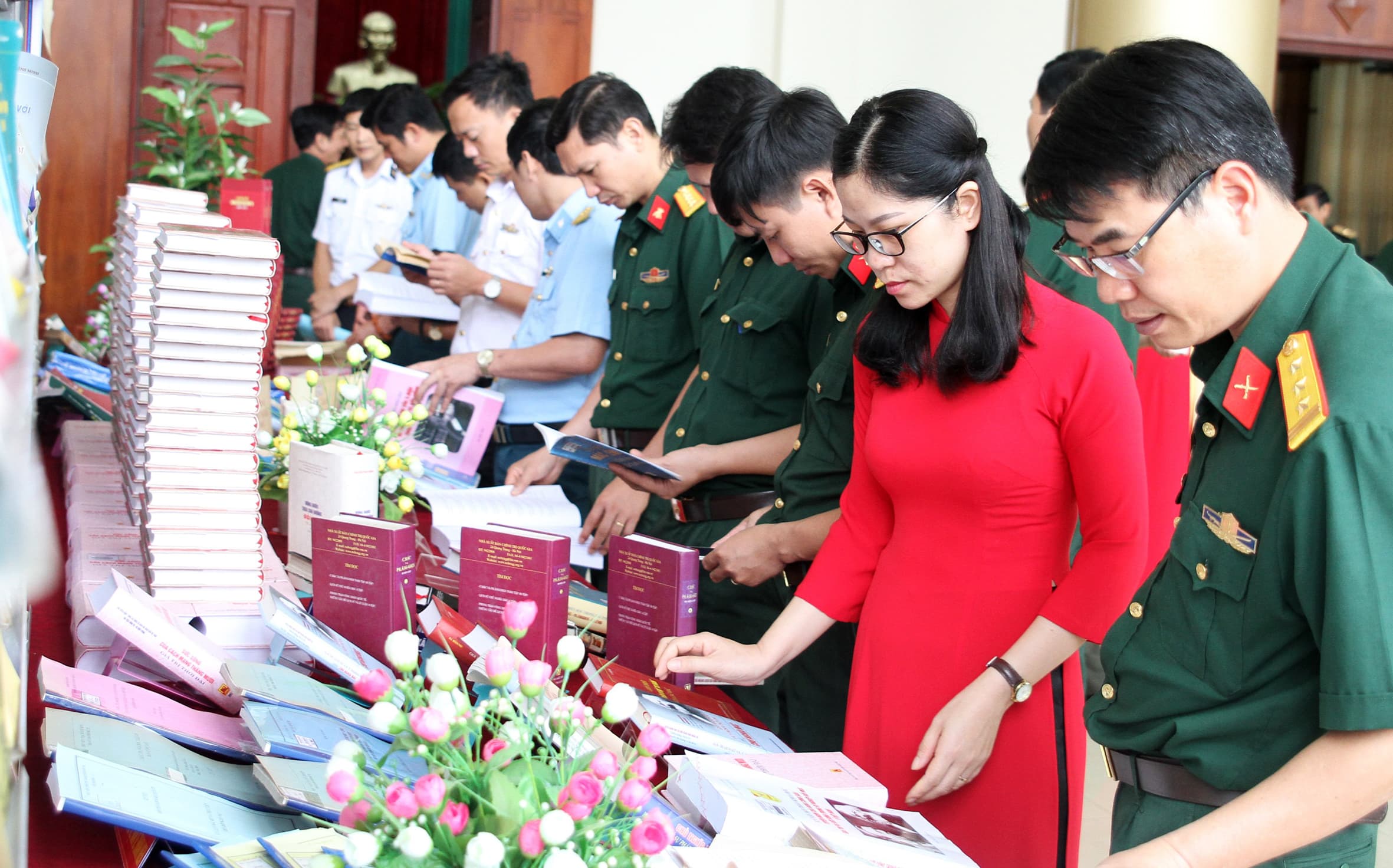 Nhân rộng phong trào “Mỗi tháng một cuốn sách”