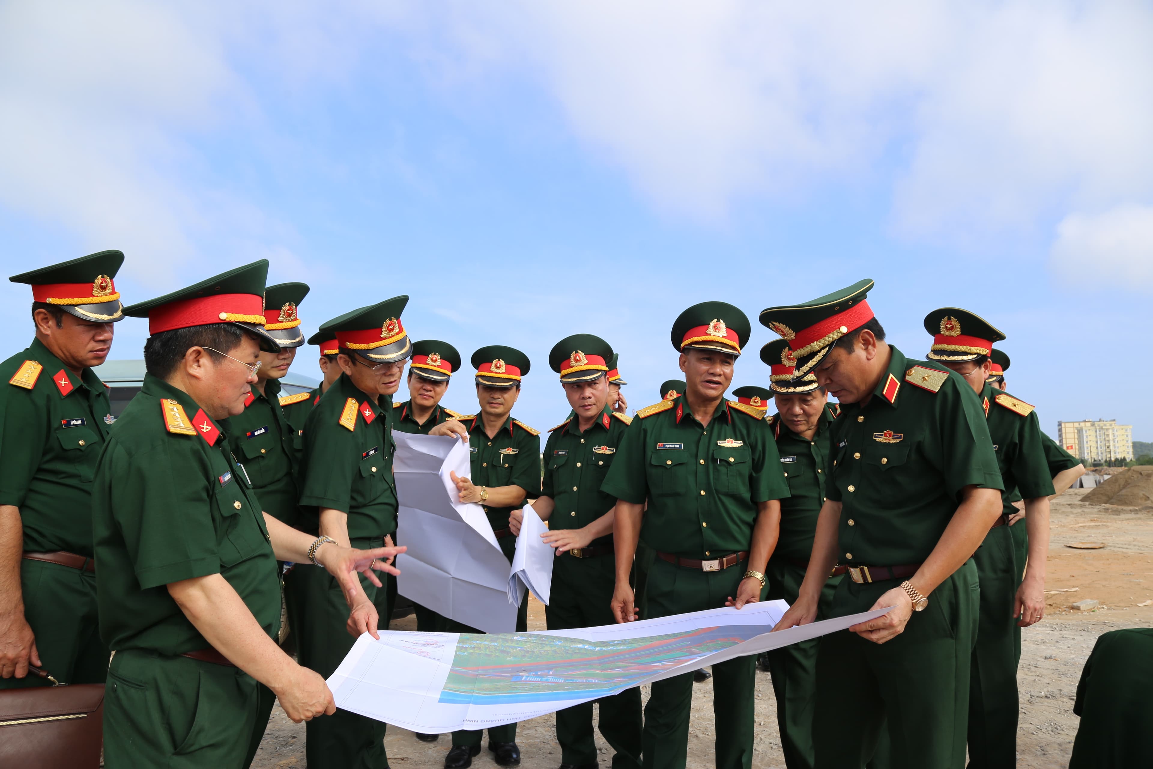 Lãnh đạo sâu sát, xác định rõ trọng tâm, hoàn thành toàn diện công tác hậu cần quân đội