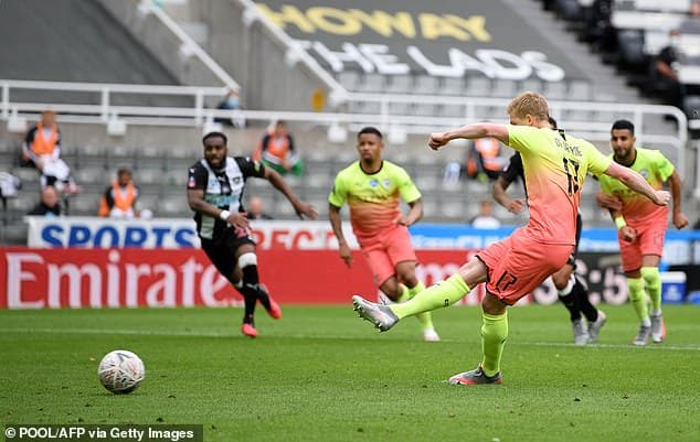 Man City và Chelsea lọt vào bán kết Cúp FA