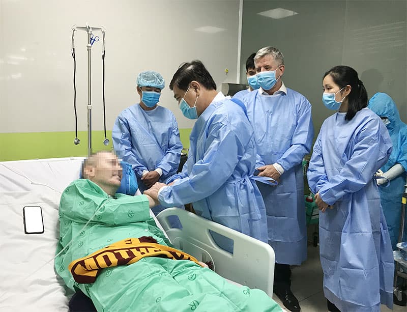 "Phép màu" Việt Nam tái sinh bệnh nhân người Anh giữa đại dịch