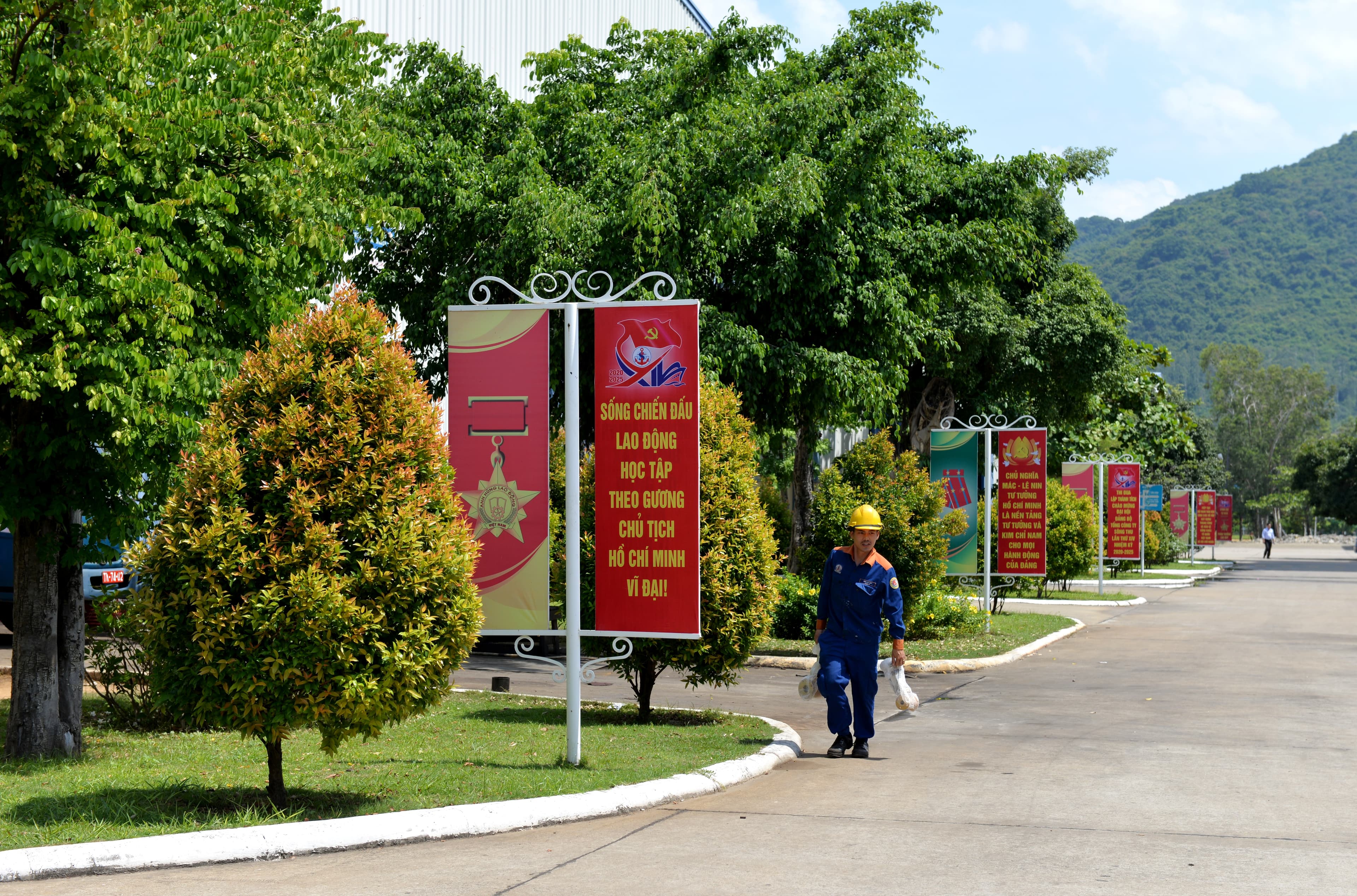 Bài 2: Chủ động, sáng tạo, tăng trưởng bền vững (tiếp theo và hết)