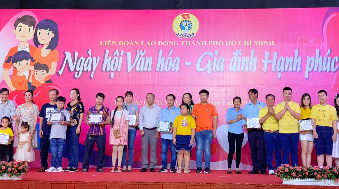 TP Hồ Chí Minh tuyên dương 53 gia đình công nhân viên chức lao động tiêu biểu