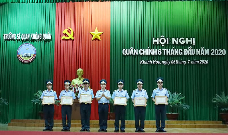 Tăng cường công tác huấn luyện, bảo đảm an toàn bay
