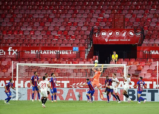 Thắng Eibar, Sevilla củng cố vị trí trong Top 4