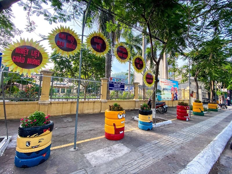 Mô hình “Bồn cây xanh” từ lốp xe cũ