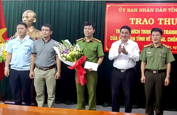 Khen thưởng lực lượng tham gia phá thành công chuyên án 119C