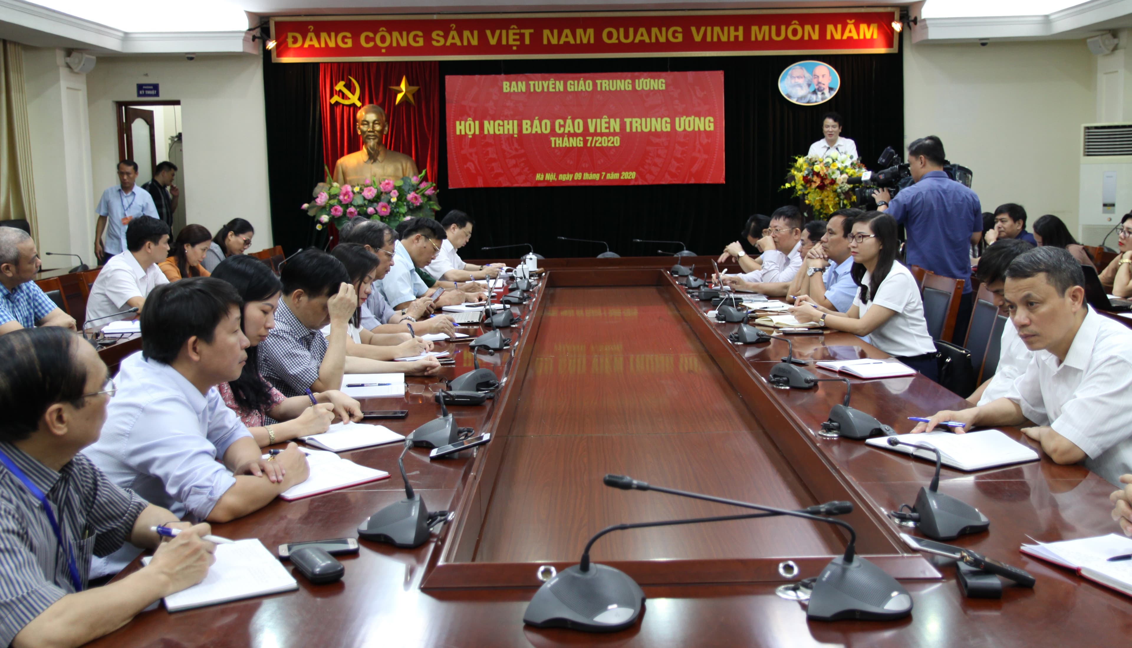Hội nghị Báo cáo viên Trung ương tháng 7-2020