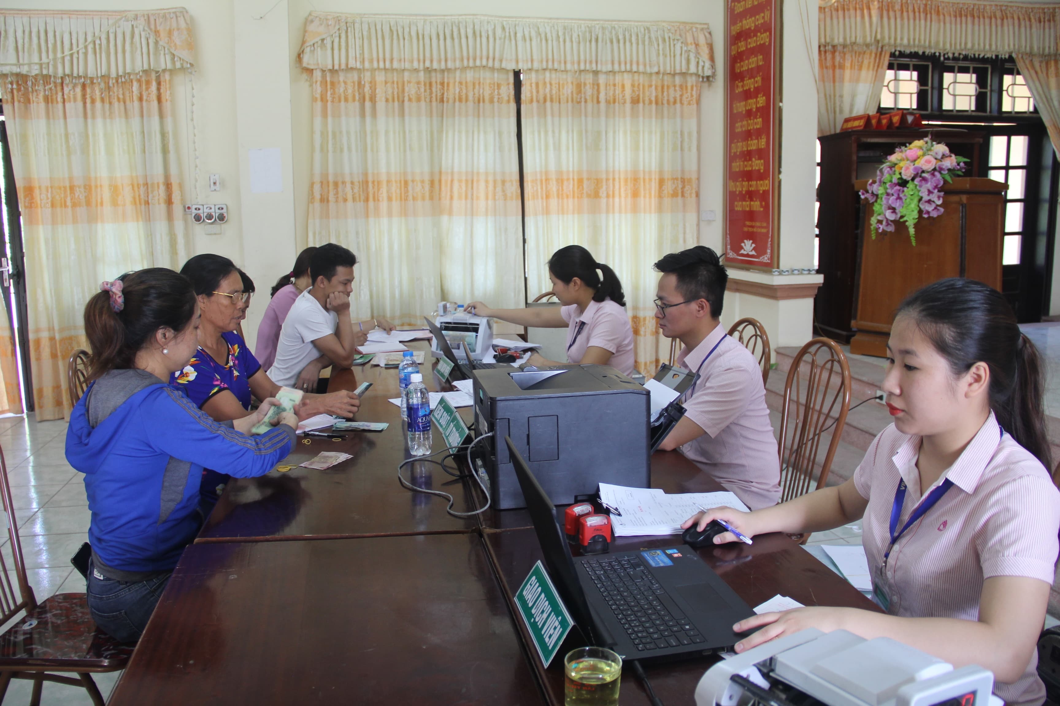 Vốn mồi giúp người dân vươn lên thoát nghèo