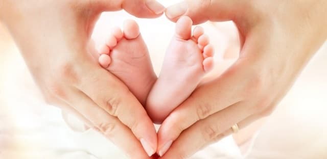 Trường hợp nào sinh con được hưởng BHYT 100%?