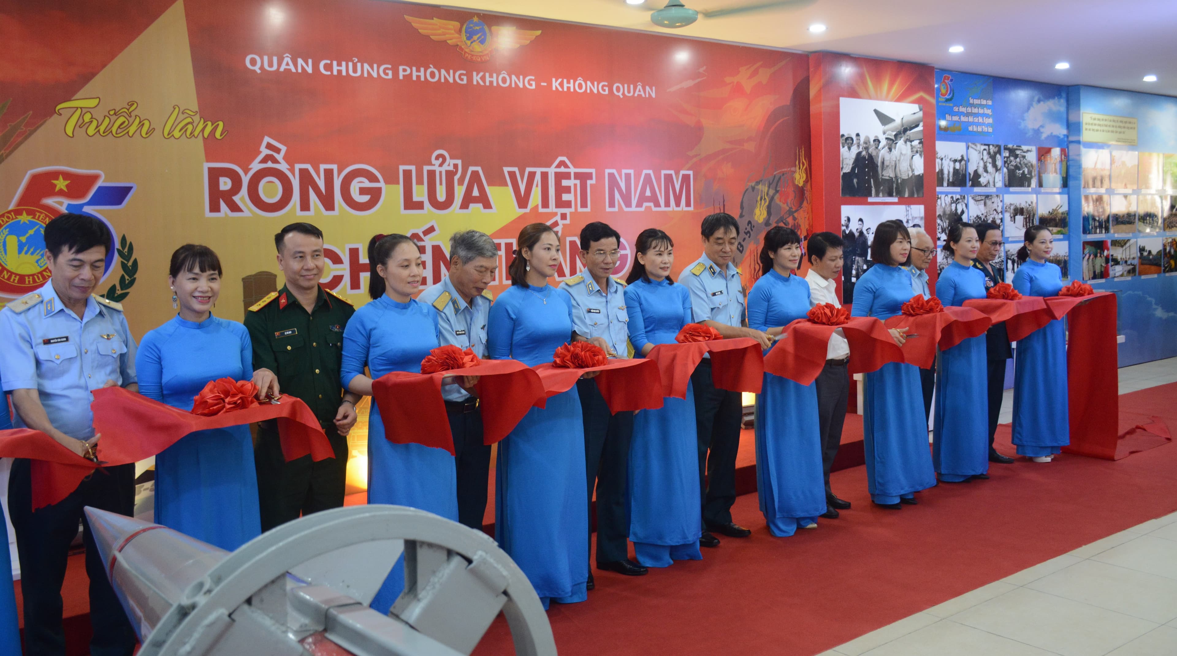 Gần 400 hiện vật được trưng bày tại Triển lãm “Rồng lửa Việt Nam chiến thắng”