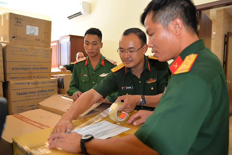 Vượt đại dịch, chi viện cho lực lượng mũ nồi xanh