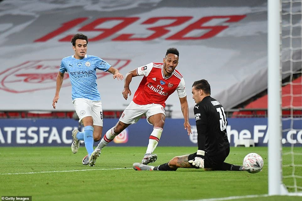 Thắng Man City, Arsenal vào chung kết cúp FA