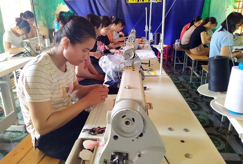 Tạo việc làm tại chỗ, tăng cường kết nối cung-cầu