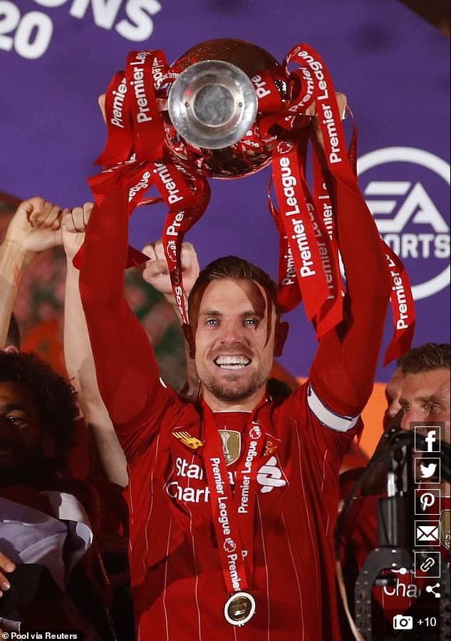 Jordan Henderson nhận giải thưởng “Cầu thủ xuất sắc nhất mùa giải”